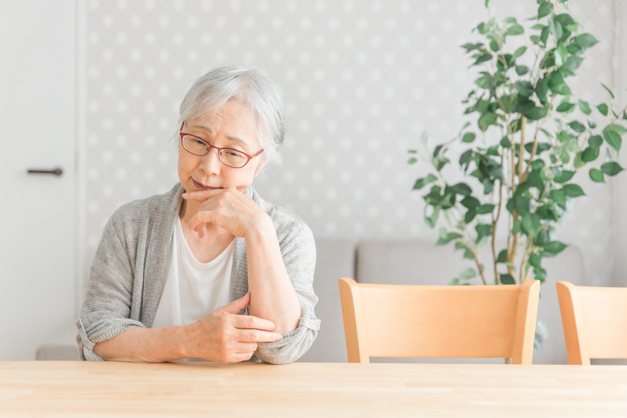 熟年離婚したいけど自分が自由にできるお金がない・・・離婚後の生活が心配な方のための離婚時のポイント